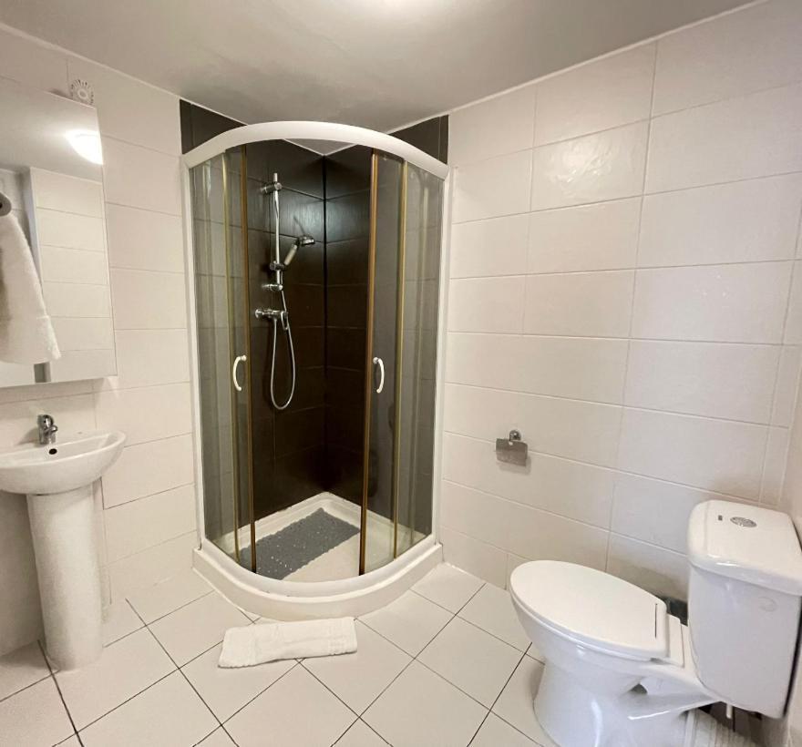 Captivating 1-Bed Apartment In لندن المظهر الخارجي الصورة